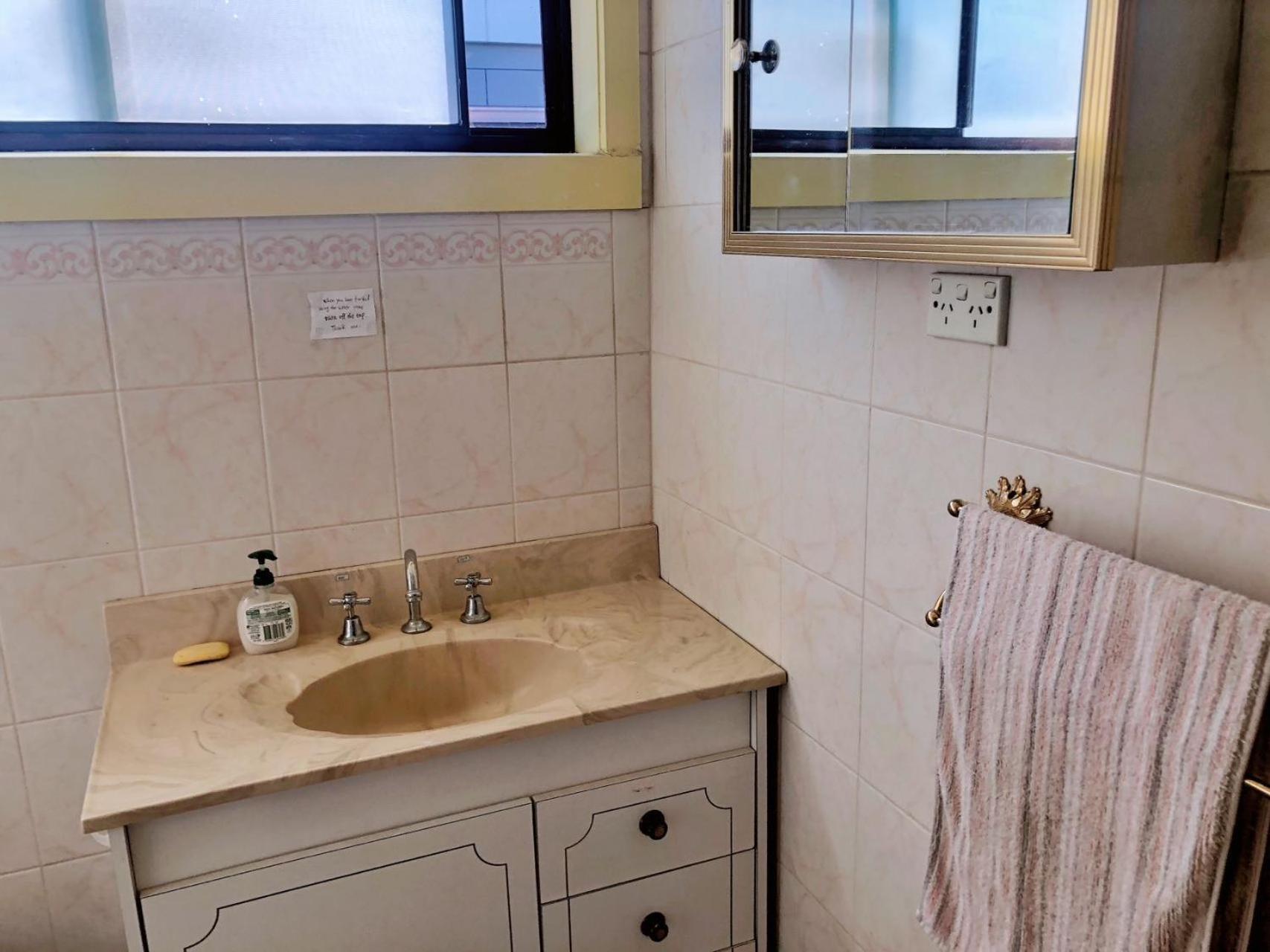 Double Room Мелбърн Екстериор снимка